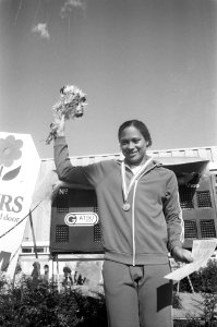 Nationale zwemkampioenschappen in Den Hommel Enith Brigitha kampioene op 200 m, Bestanddeelnr 927-3502