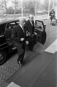 Nato vergadert in Den Haag . Overzicht Nato-vergadering in Juliana Kazerne, Bestanddeelnr 921-2631