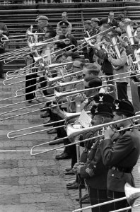 Nato Taptoe te Arnhem, generale repetitie, de blazers tijdens de finale, Bestanddeelnr 919-2795