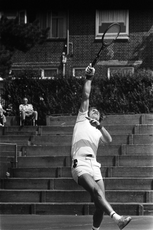 Nationale tenniskampioenschappen Scheveningen finales Fred Hemmes in aktie, Bestanddeelnr 928-7329