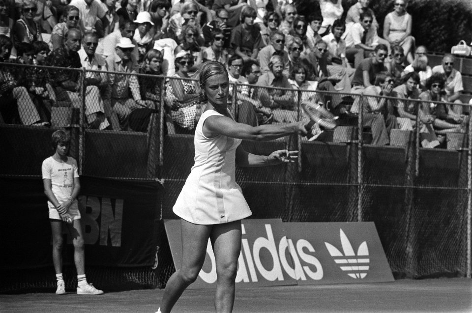 Nationale tenniskampioenschappen Scheveningen finales Ellie Kessies Appel in a, Bestanddeelnr 928-7331