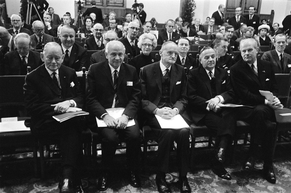 NATO Parlement bijeen in Ridderzaal, Den Haag, Bestanddeelnr 923-9984