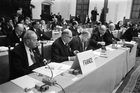 NATO Parlement bijeen in Ridderzaal, Den Haag nr. 7 USA-delegatie nr, 8,9 F, Bestanddeelnr 923-9981