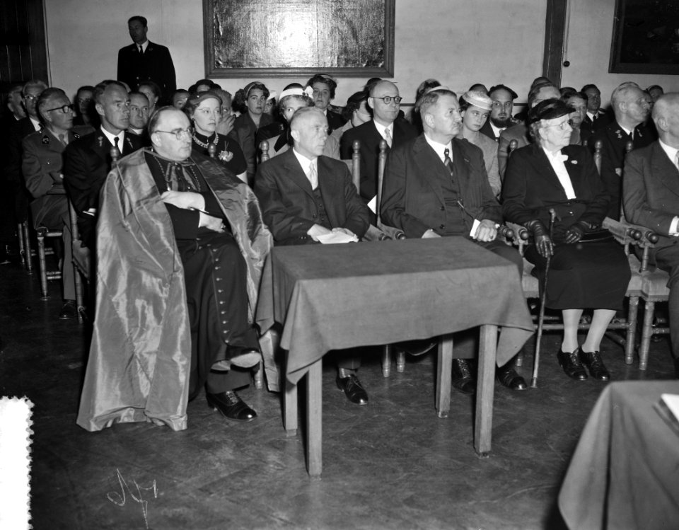 Nato naval chaiplainsconferentie te Den Haag Bisschop Jansen van Rotterdam, Bestanddeelnr 907-9476