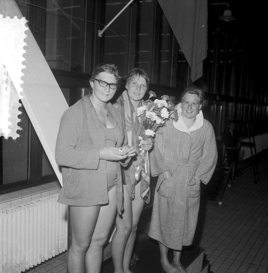 Nationale zwemkampioenschappen 1500 meter 1964, winnares kampioen Ineke Tigelaar, Bestanddeelnr 916-7097