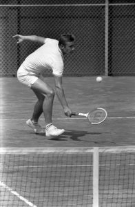 Nationale tenniskampioenschappen op Mets-banen in Scheveningen Jan Hajer aktie, Bestanddeelnr 922-7012