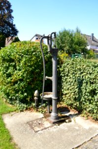 Nauheim, Friedhof, Brunnen