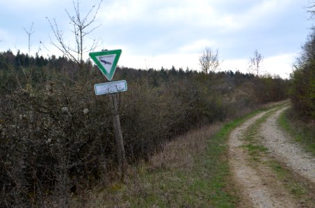 Naturschutzgebiet, Neuhaus, Hecke und Schild