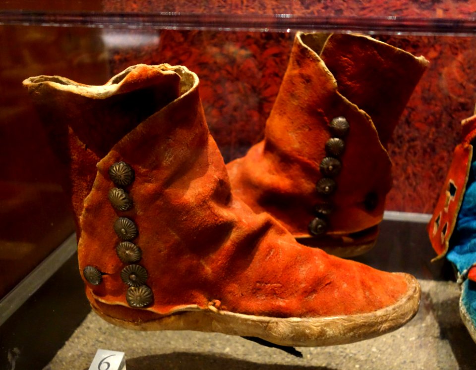 Navajo moccasins, 1900-1933, German silver buttons - Bata Shoe Museum - DSC00505