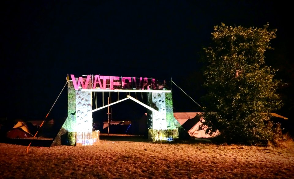 NaWaKa 2018 - subcamp waterval entrance (night)