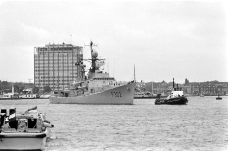 NAVO eskader bezoekt Amsterdam, 17, NAVO-embleem, Bestanddeelnr 928-6224