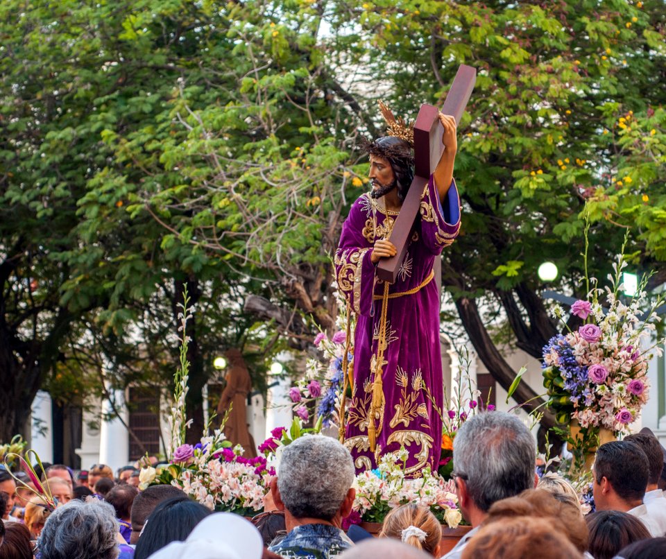Nazarene Church of Santa Barbara in front of the cathedral prosesión Maracaibo