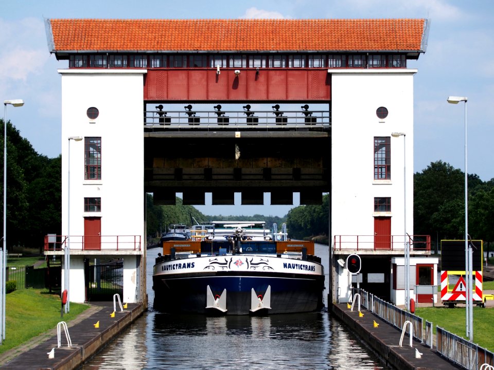 Nautictrans - ENI 02318927, Twente kanaal, sluis Eefde pic1