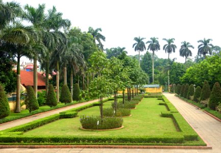Near the Ho Chi Minh Museum - Hanoi, Vietnam - DSC03520
