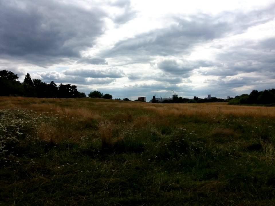 Neasden Recreation Ground - View of the Wembley stadium