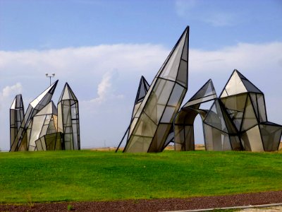 Navalcanero - Conjunto escultórico 'Chrystal Garden', obra de Dennis Oppenheim (2)