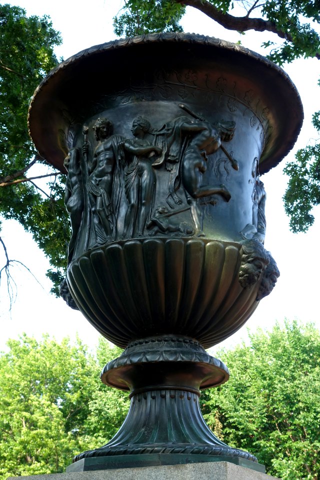 Navy Yard Urn (Lafayette Square) - Washington, DC - DSC05649