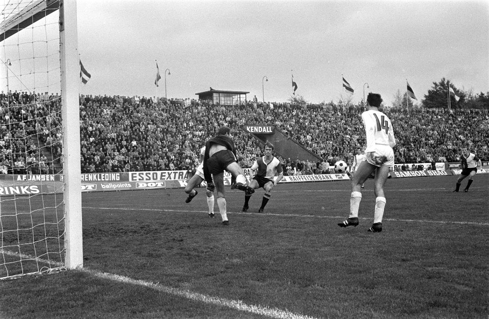 NEC tegen Feyenoord 0-2., Bestanddeelnr 922-9048