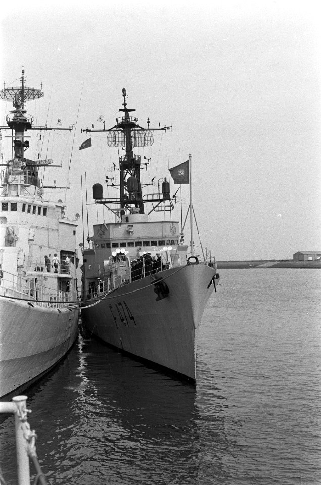 NAVO-smaldeel in Den Helder, het Portugese fregat Magelhaes Correia , Bestanddeelnr 926-6347