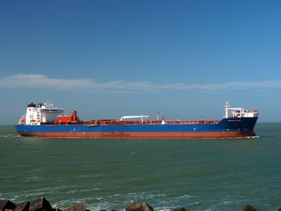 Navion Oceania (ship, 1999) IMO 9168946, Port of Rotterdam pic5