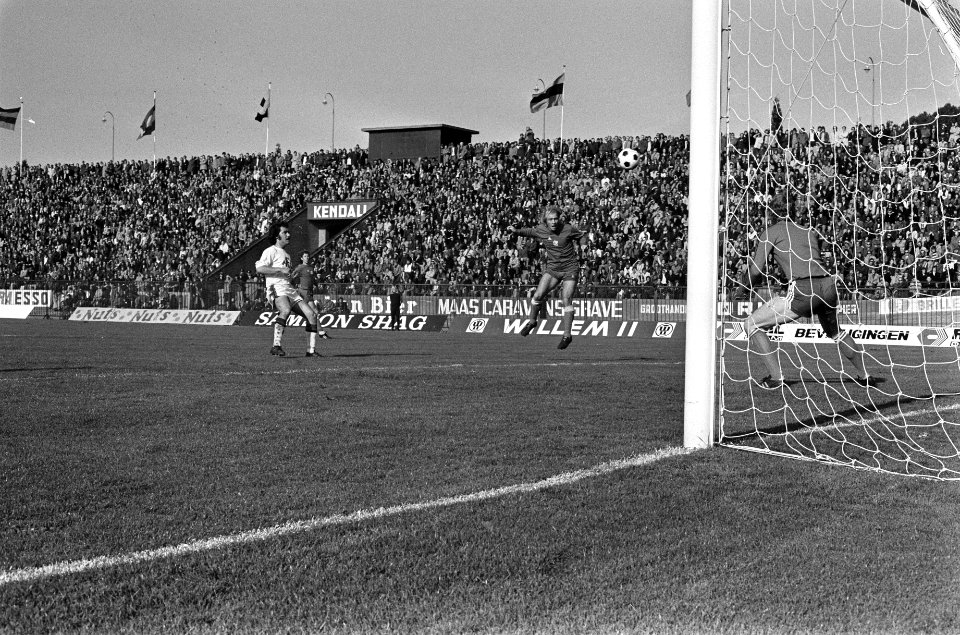 Nec tegen Ajax 1-3 (KNVB-beker) Brokamp kopt het eerste doelpunt in, Bestanddeelnr 928-2015