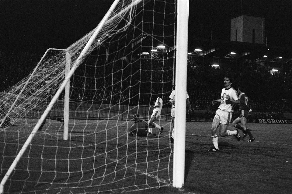 NEC tegen AZ67 0-3, spelmomenten, Bestanddeelnr 929-3416