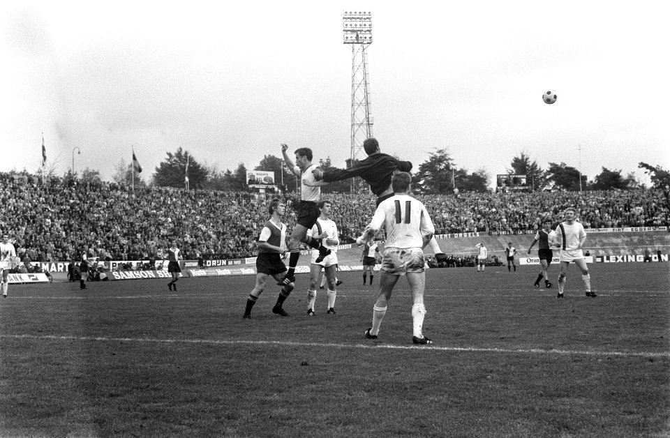 NEC tegen Feyenoord 0-2, Bestanddeelnr 922-9049