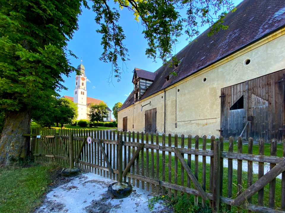 Nebengebäude Schloss Erbach und St. Martin