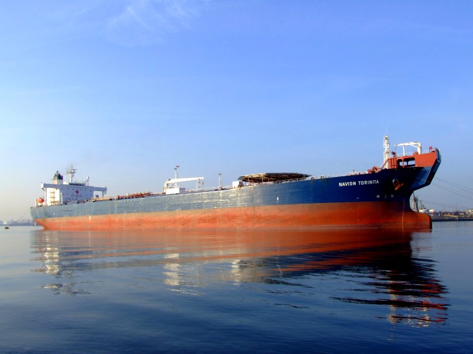 Navion Torinita IMO 9012305 p4 docked at the Caland canal, Port of Rotterdam, Holland 03-May-2008