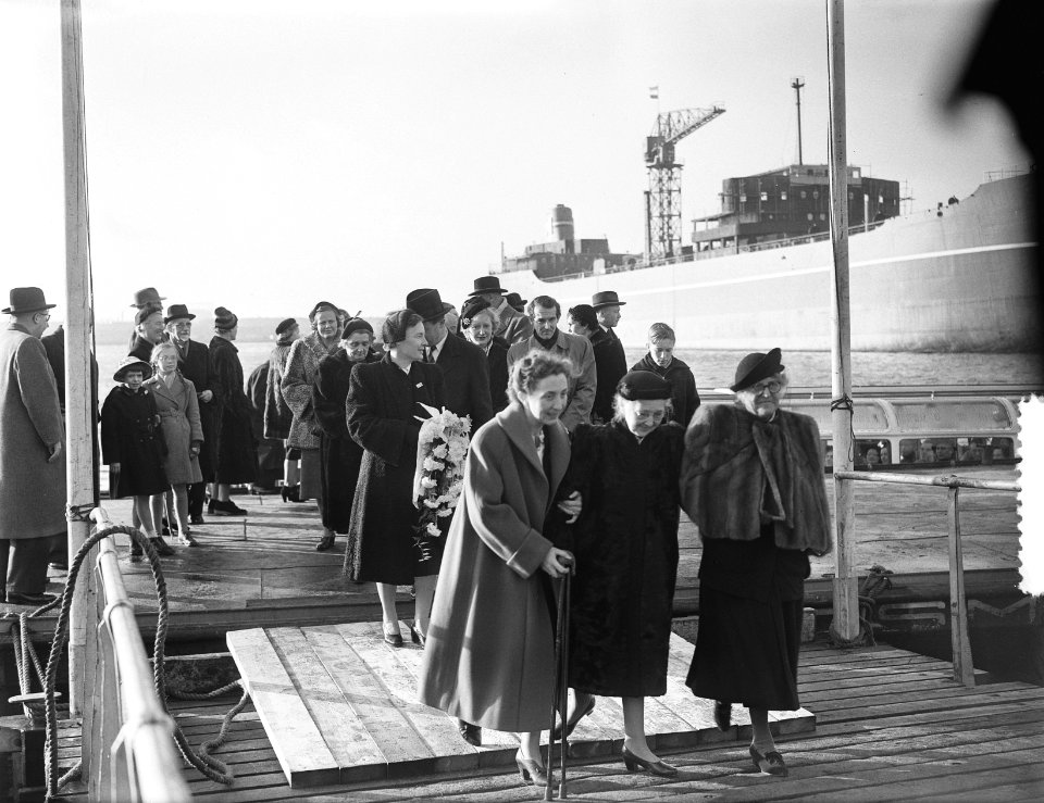 NDSM Tewaterlating schip Sirrah, Bestanddeelnr 905-4643