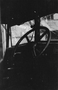 Ndramajoe. Op 30 september werd een Rode Kruis ambulancewagen door de Republikei, Bestanddeelnr 371-2-6