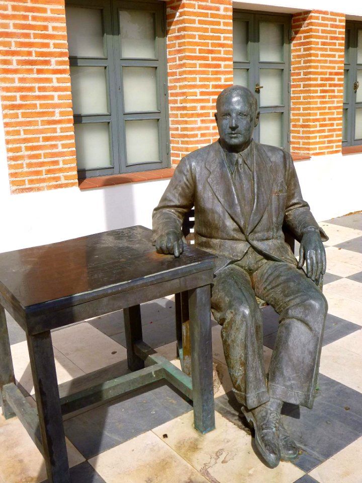Navalcarnero - Plazuela de la Fábrica de Jabón, en homenaje a don Alfonso Álvarez Suárez 2