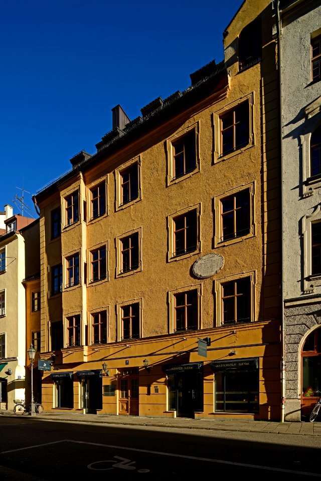 Mueburgstr8vr112018c90