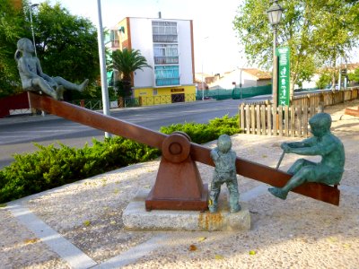 Navalcarnero - Escultura 'Niños en balancín'
