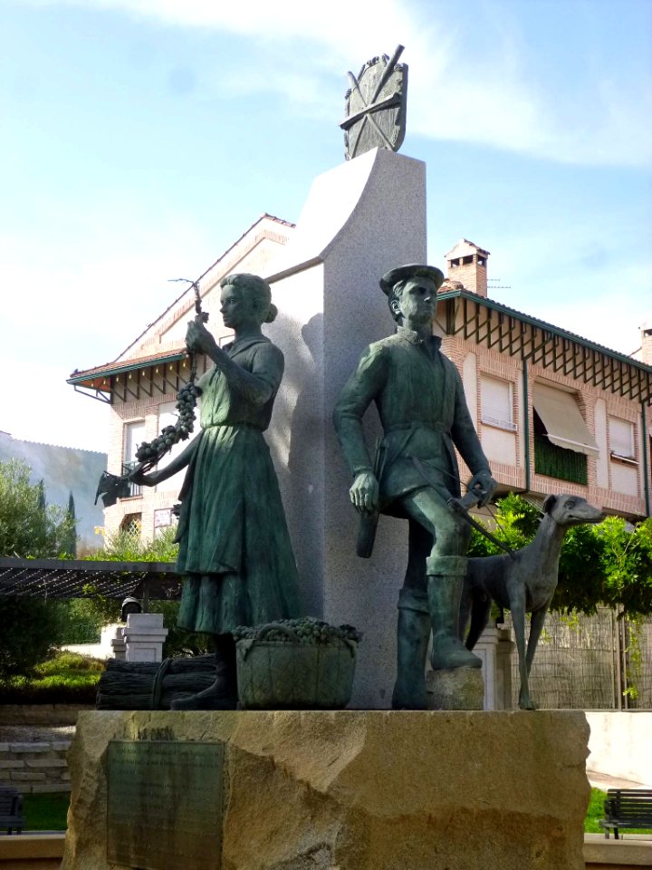 Navalcarnero - Monumento del V Centenario 4