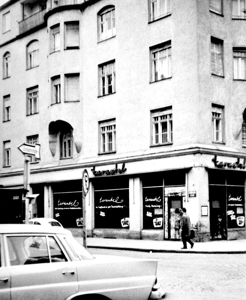 Muefeilitschstrtarantel1963bw