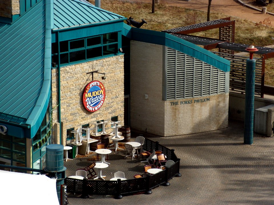 Muddy Waters restaurant at the Forks Winnipeg 01