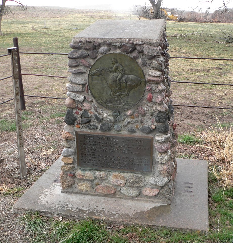 Mud Springs Station monument 2