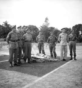 Muntok (Bangka) Op het ereveld Muntok vond een herdenking plaats bij de graven , Bestanddeelnr 12974