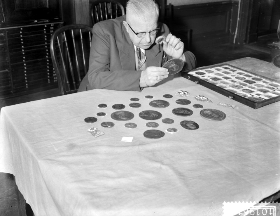 Muntenveiling in Carlton te Amsterdam, kijkdag, Bestanddeelnr 910-1961