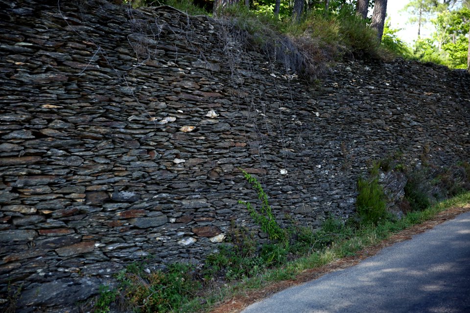 Mur de soutènement d'une ancienne terrasse