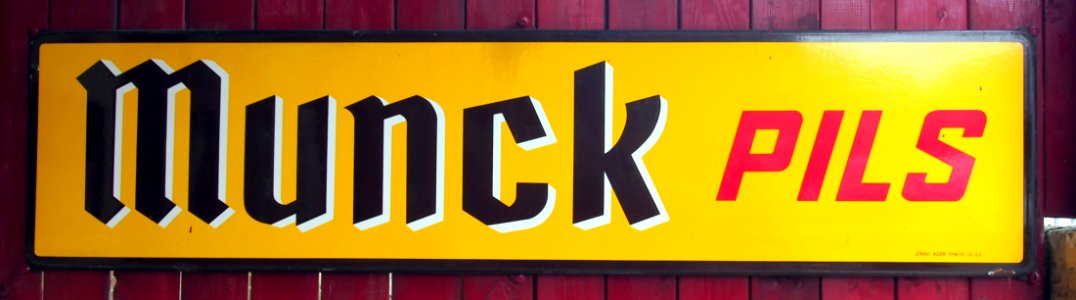 Munck Pils, emaille reclamebord, Bier Reclamemuseum