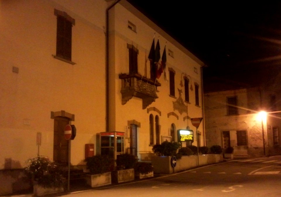 Municipio di Paladina di notte