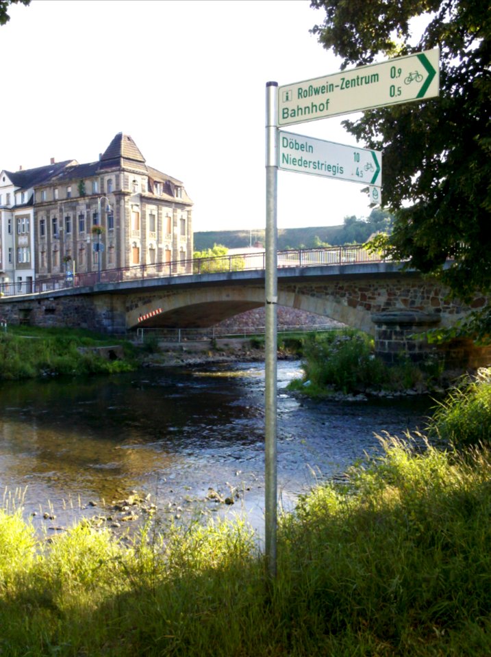 Muldebrücke Roßwein (S 34) am Mulde-Radweg im Juli 2015