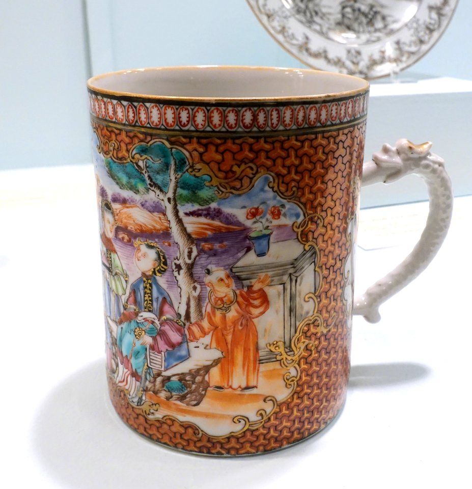 Mug with enamel Mandarin decoration and gilding, type frequently found in Providence, Rhode Island, Chinese export, c. 1770, porcelain - Krannert Art Museum, UIUC - DSC06599
