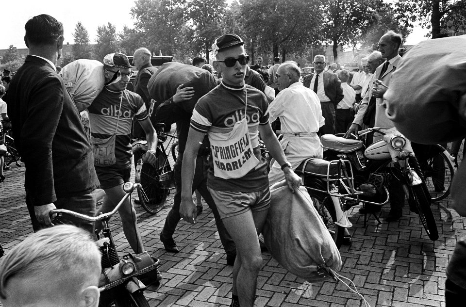 Muggenronde gestart, Bestanddeelnr 916-6630