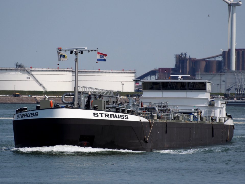 MTS Strauss - ENI 02334944, Amazonehaven, Port of Rotterdam, pic1