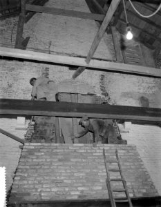 Muiderslot gerestaureerd (doorgang naar slottoren), Bestanddeelnr 910-1546