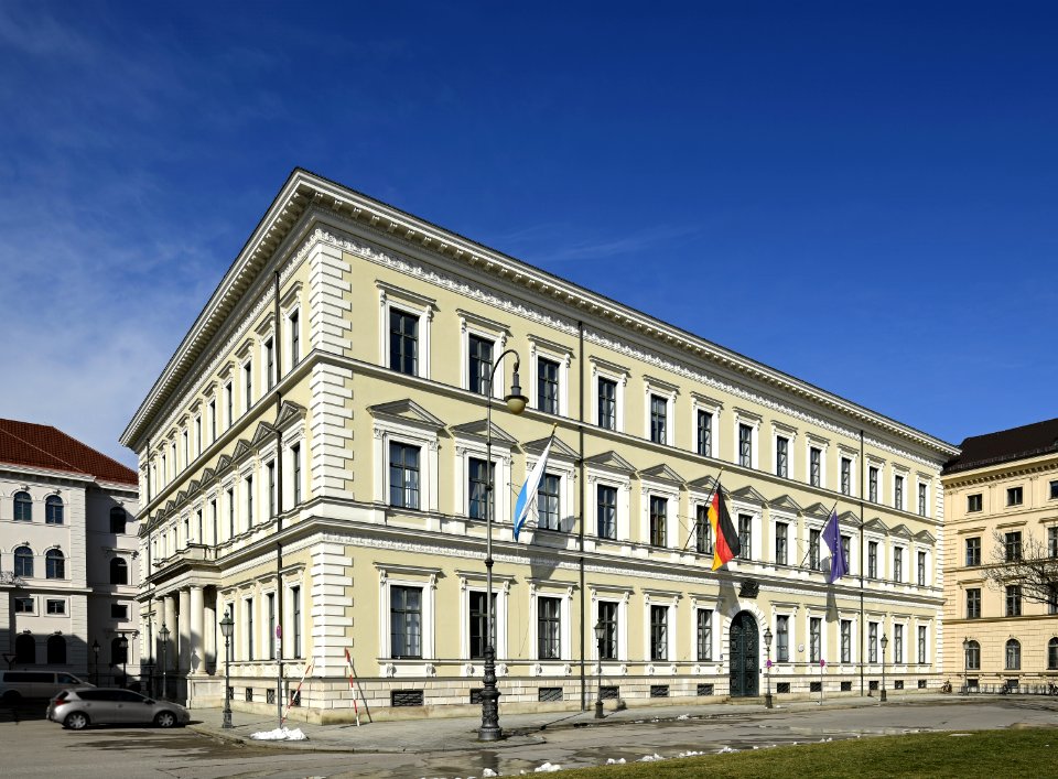Mueodensplatz40302018c85l