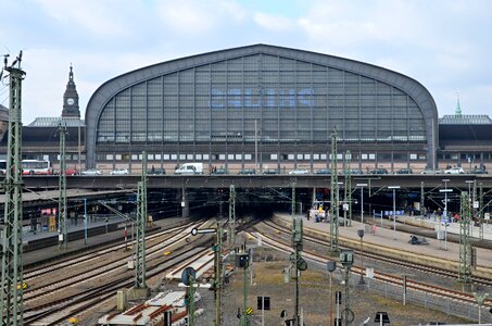 Gleise platform central station photo